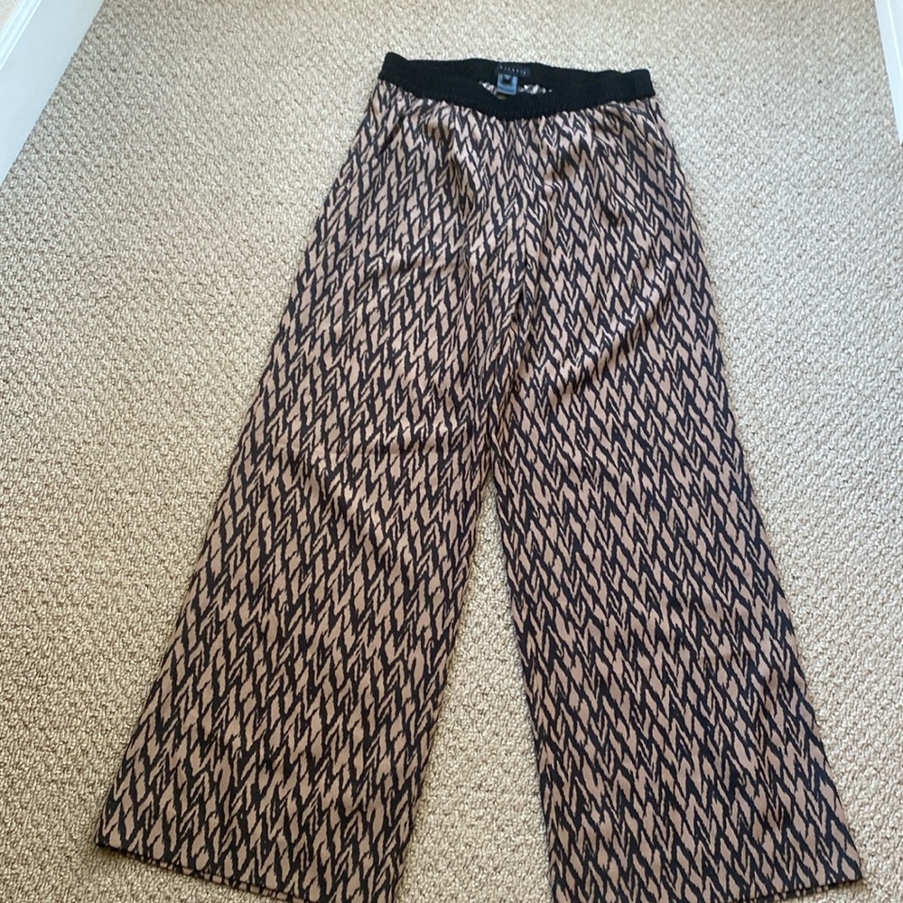 Sanctuary Palazzo Women’s Pants in size S.‎ Black and Brown Geometric Pattern.
